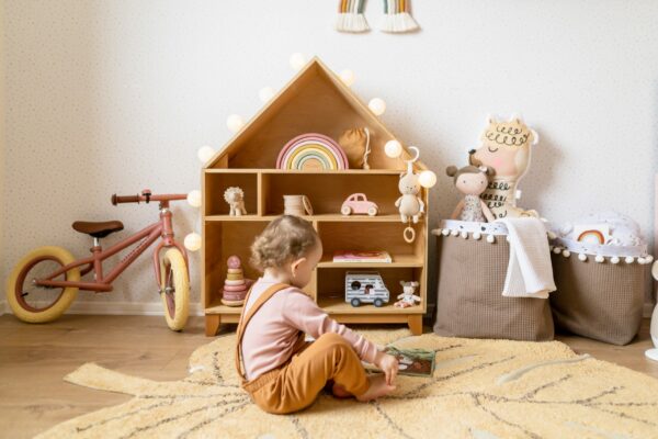 Montessori domčeková polica Woodle - prírodné drevo