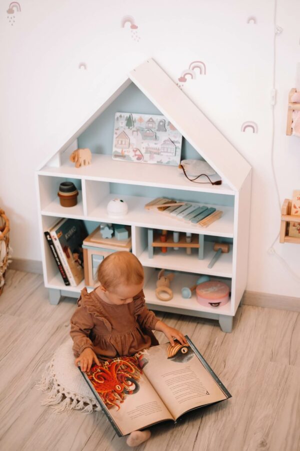 Montessori domčeková polica Woodle - biela/sivá
