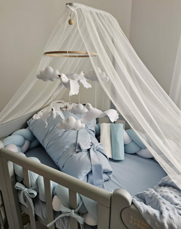 Závesná dekorácia nad detskú postieľku - Doves